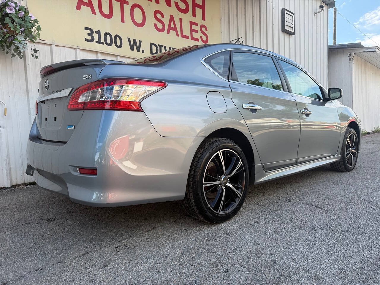 Used 2014 Nissan Sentra SR w/ SR Driver Package FWD image 4