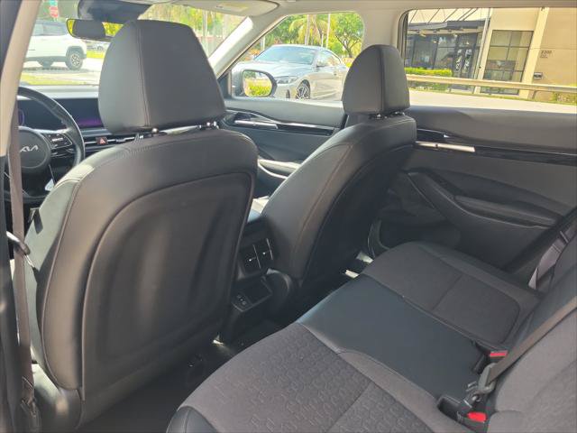 Used 2025 Kia Seltos S FWD image 14