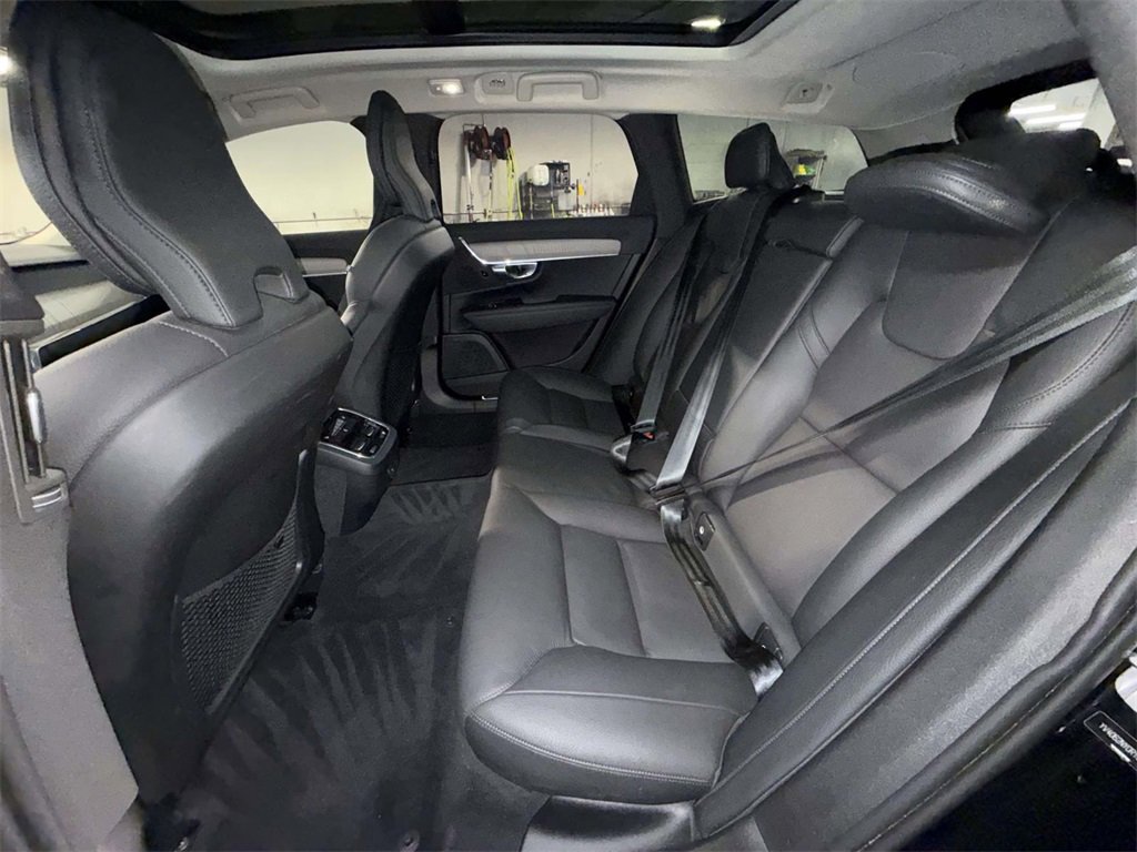Used 2024 Volvo V90 B6 Cross Country Plus image 19