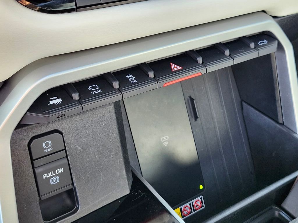 Used 2025 Toyota Tundra Capstone AWD/4WD image 25
