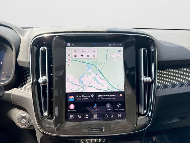 Certified 2025 Volvo XC40 B5 Plus AWD/4WD image 23