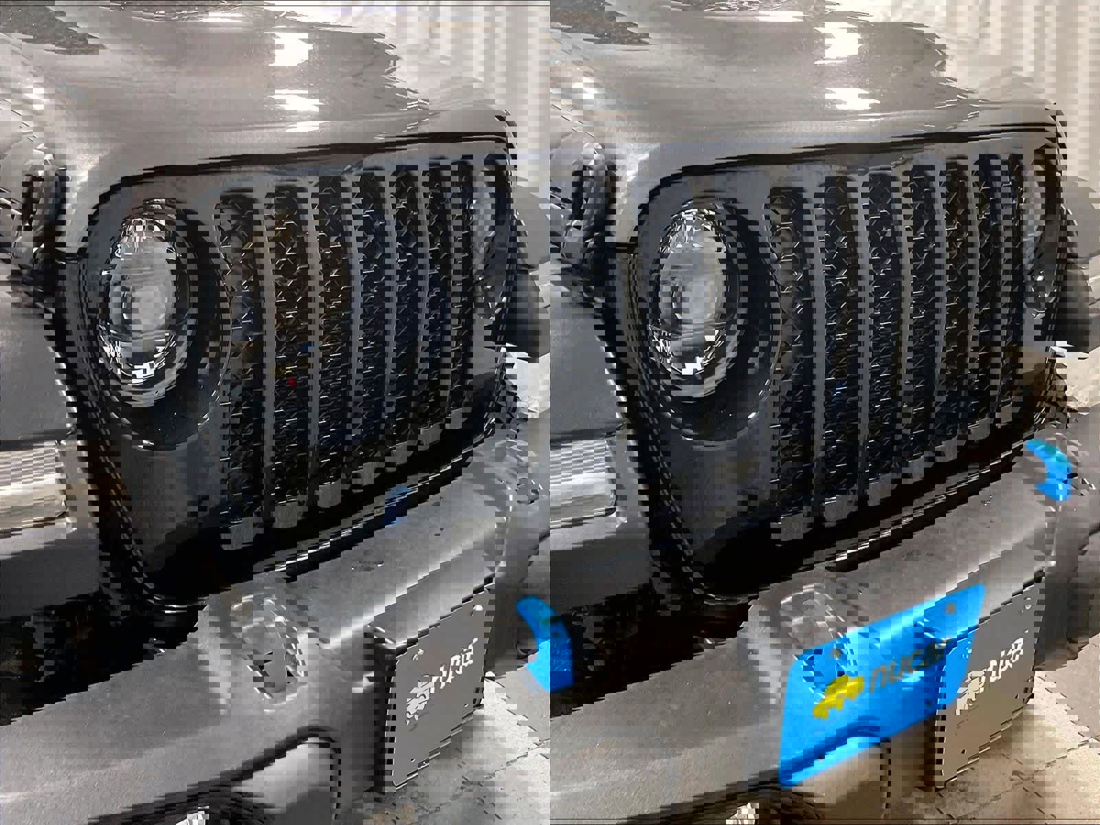 Used 2023 Jeep Wrangler Unlimited w/ Cold Weather Group AWD/4WD image 30