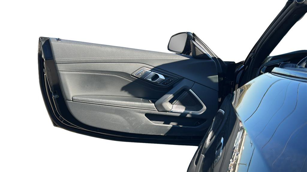 Used 2021 BMW Z4 sDrive30i w/ Convenience Package image 9