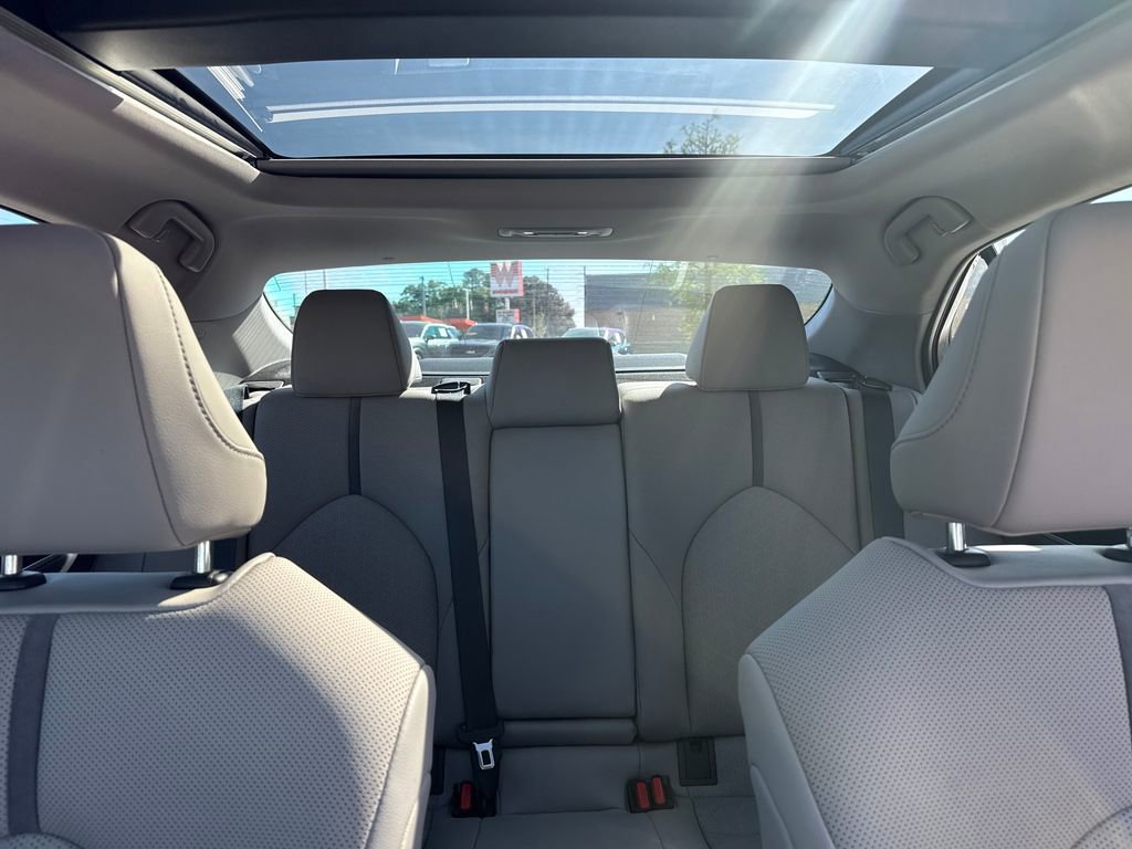 Used 2024 Toyota Camry XSE w/ Navigation Package image 28