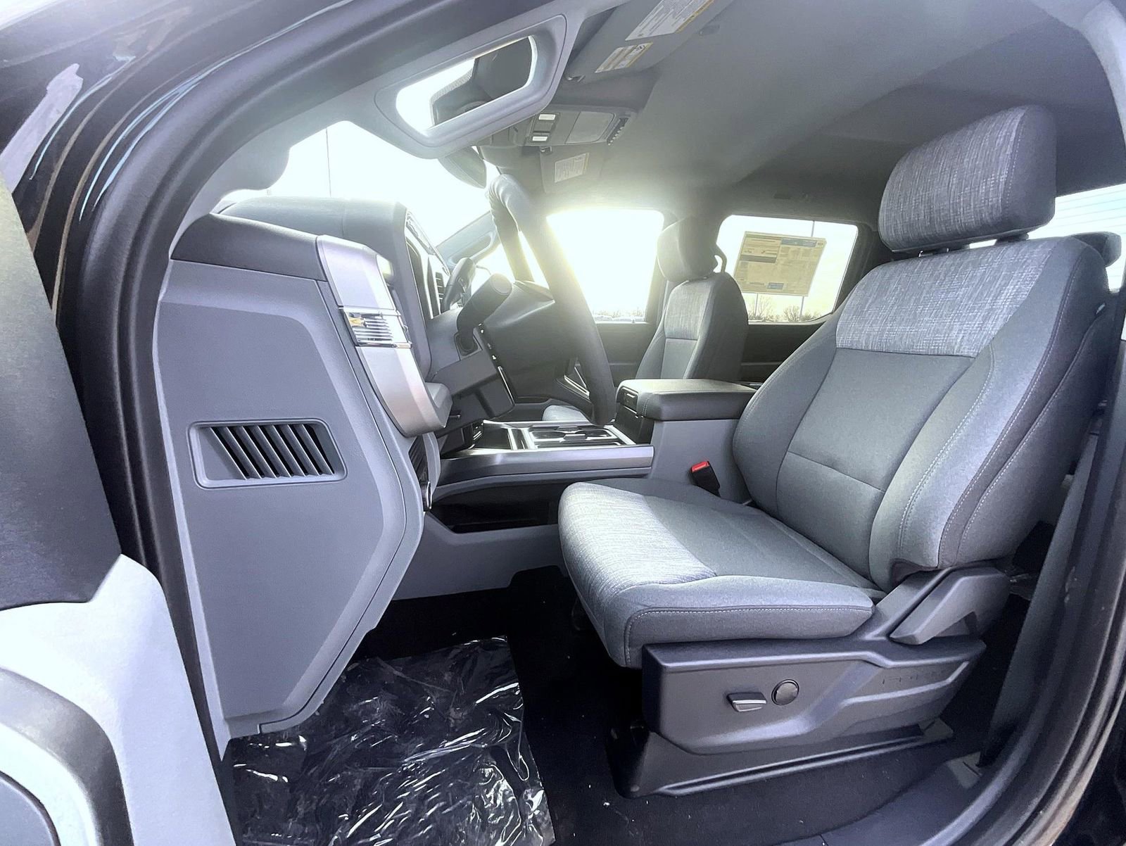 New 2026 Ford F250 XLT w/ XLT Premium Package image 9