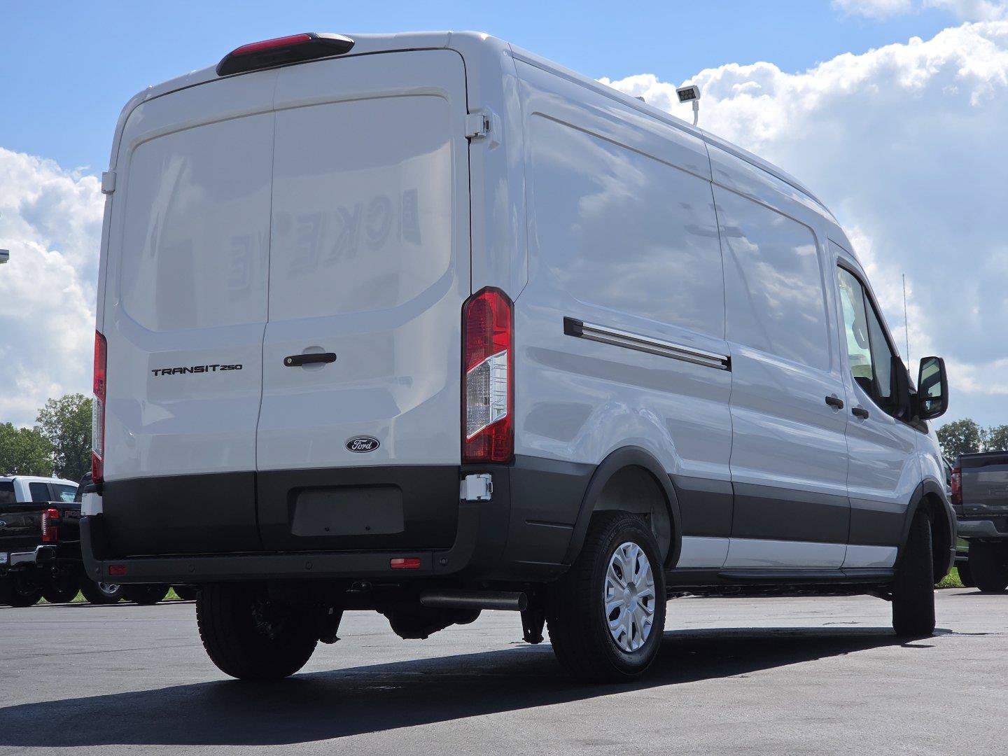 New 2026 Ford Transit 250 148 Medium Roof w/ Interior Upgrade Package RWD image 13