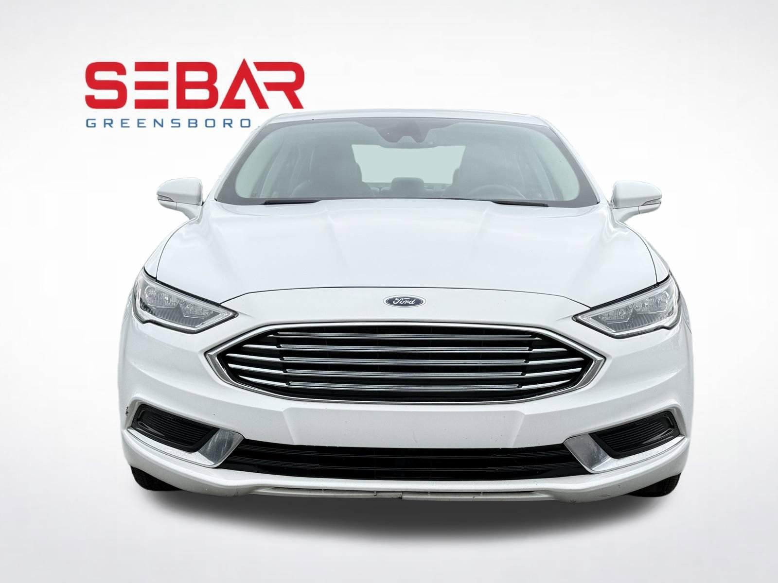 Used 2018 Ford Fusion SE w/ Equipment Group 602A FWD image 3