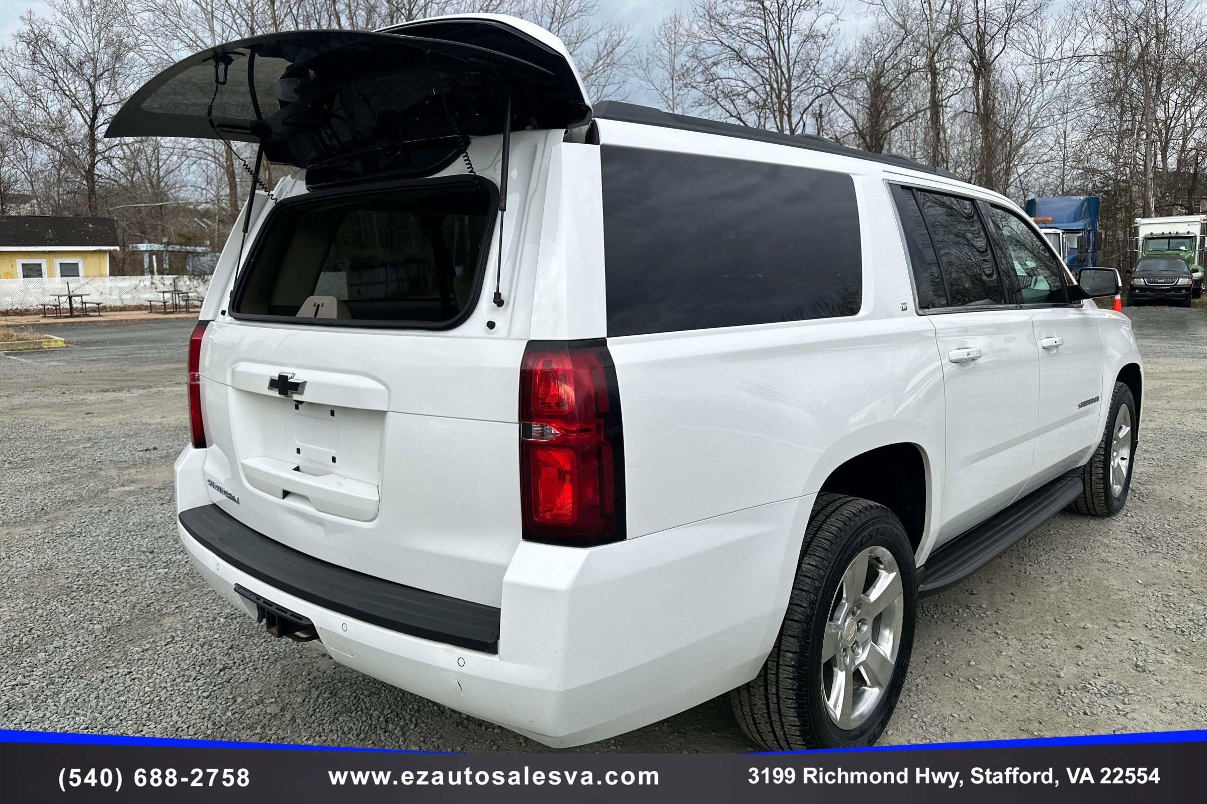 Used 2016 Chevrolet Suburban LT image 15