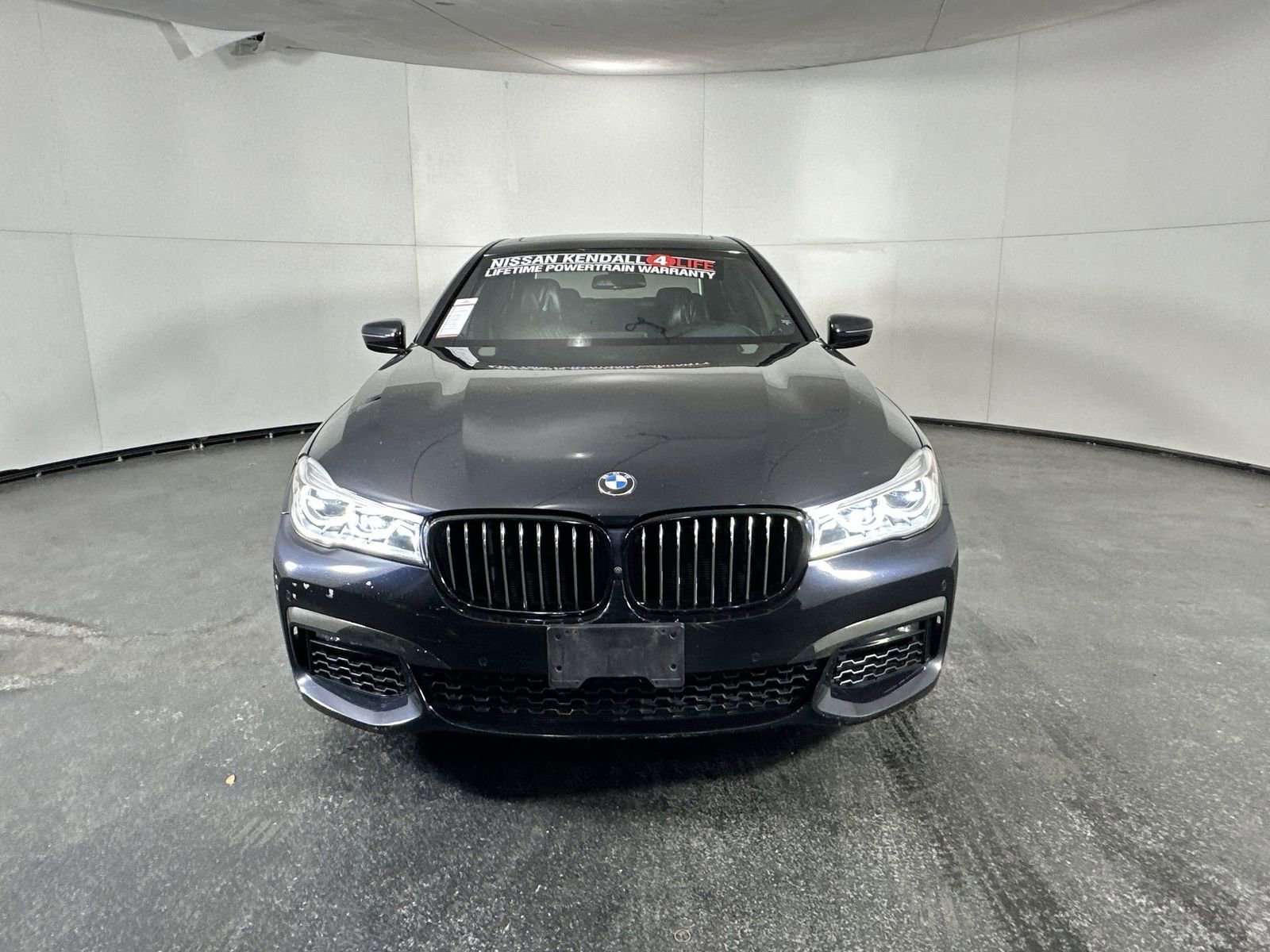 Used 2019 BMW 750i w/ Executive Package image 4