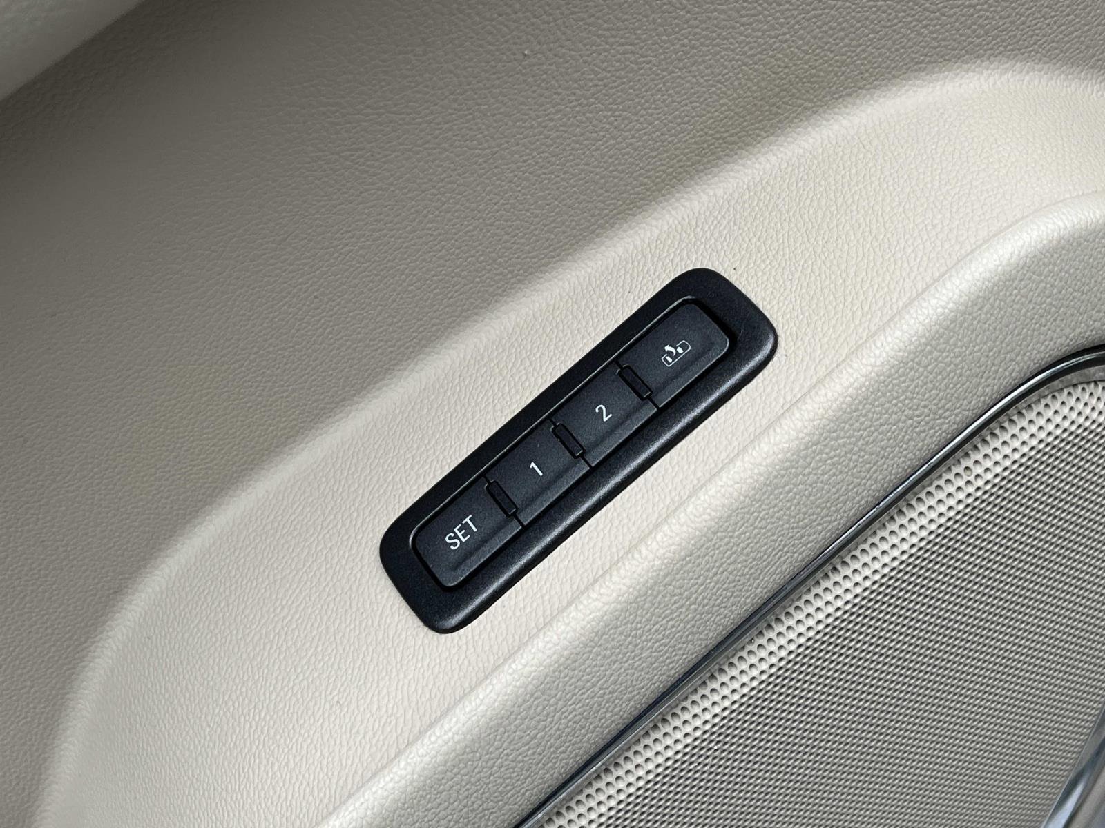 Used 2017 GMC Yukon Denali w/ Open Road Package image 32