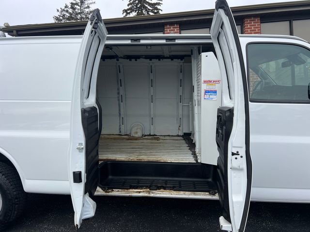 Used 2021 Chevrolet Express 2500 Extended image 14