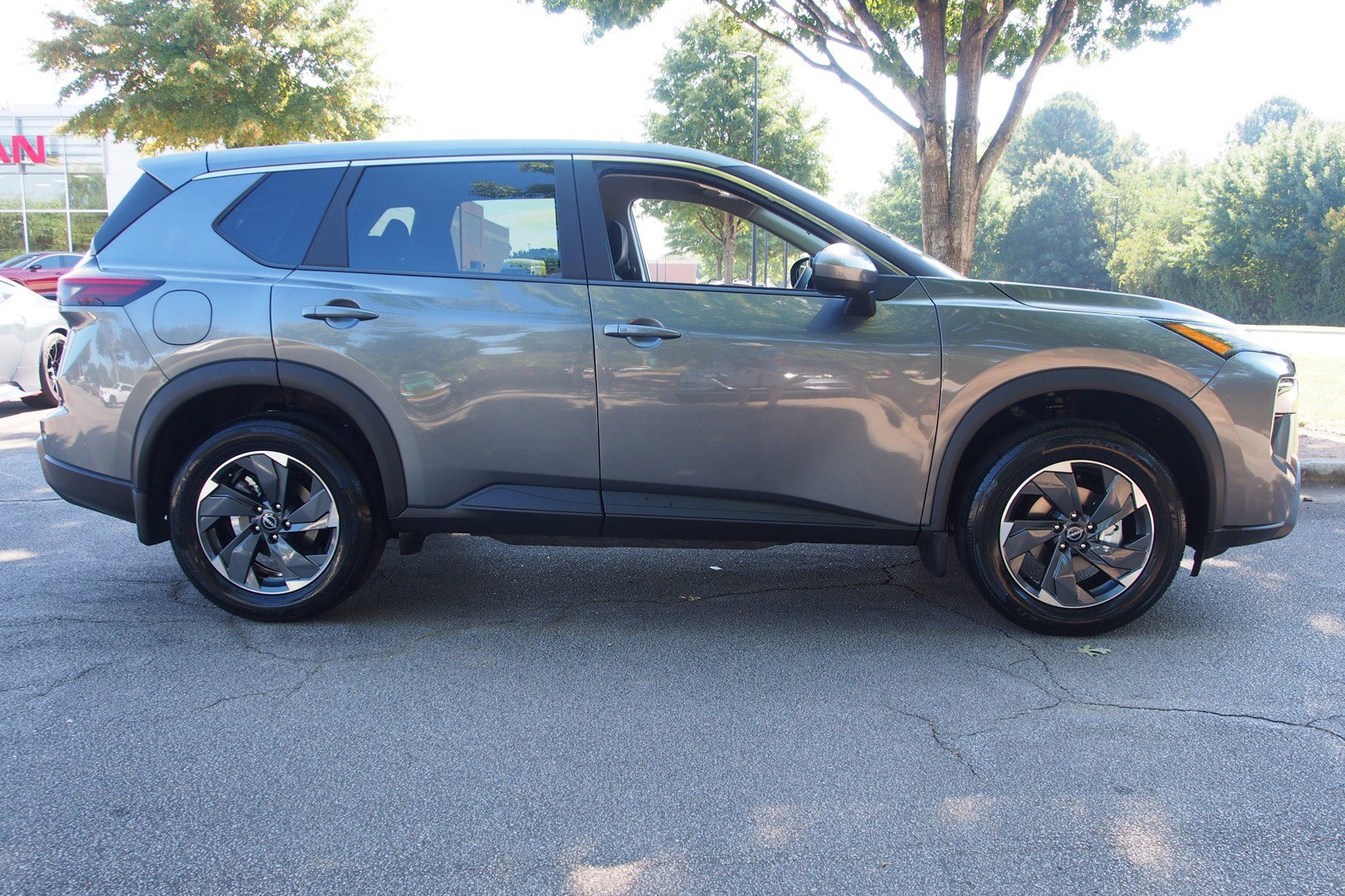 Used 2026 Nissan Rogue SV FWD image 8