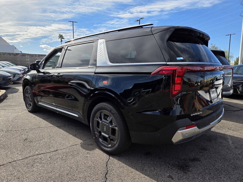 New 2026 Kia Carnival SX FWD image 4