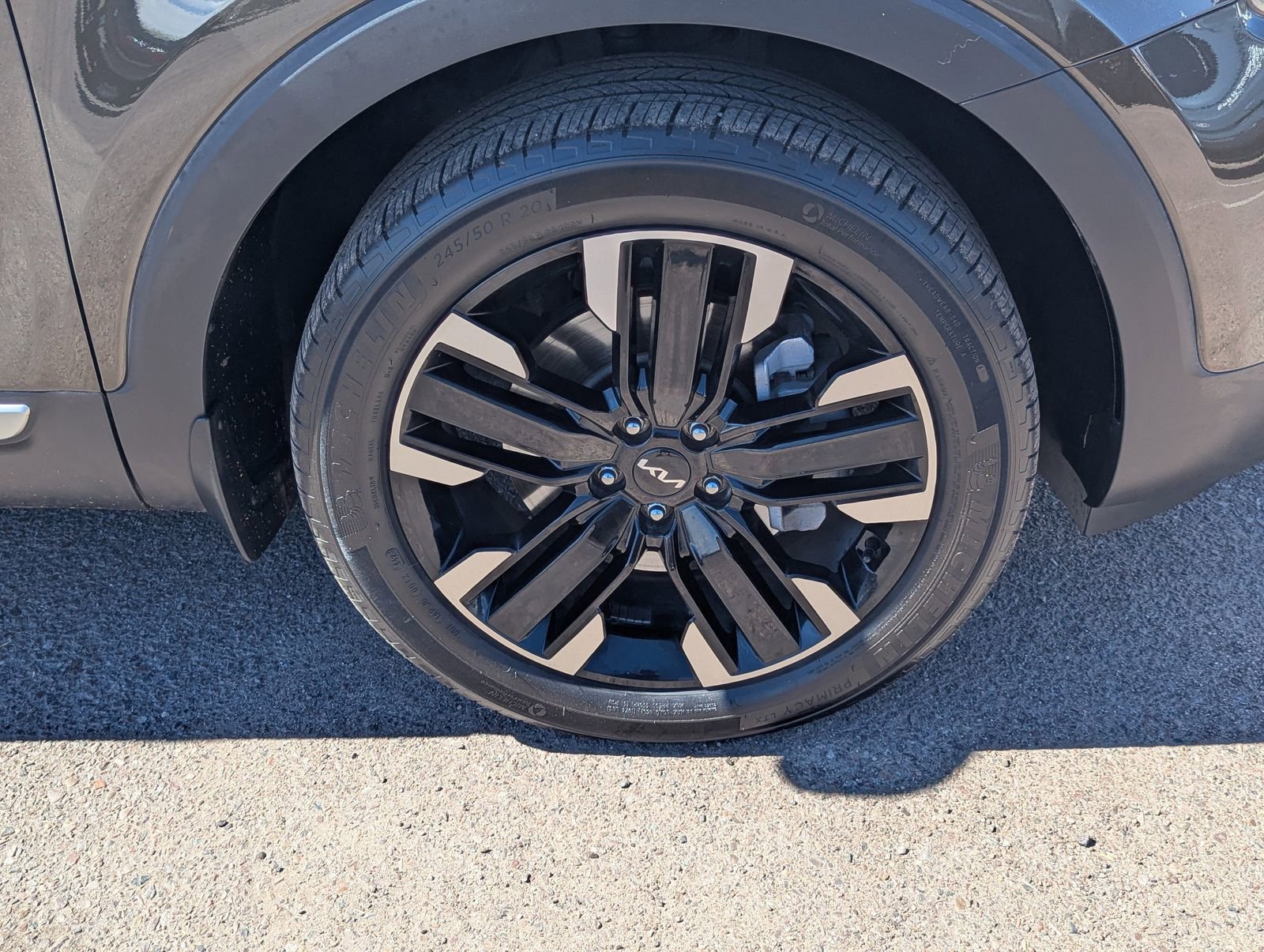 Used 2024 Kia Telluride SX w/ Towing Package image 9