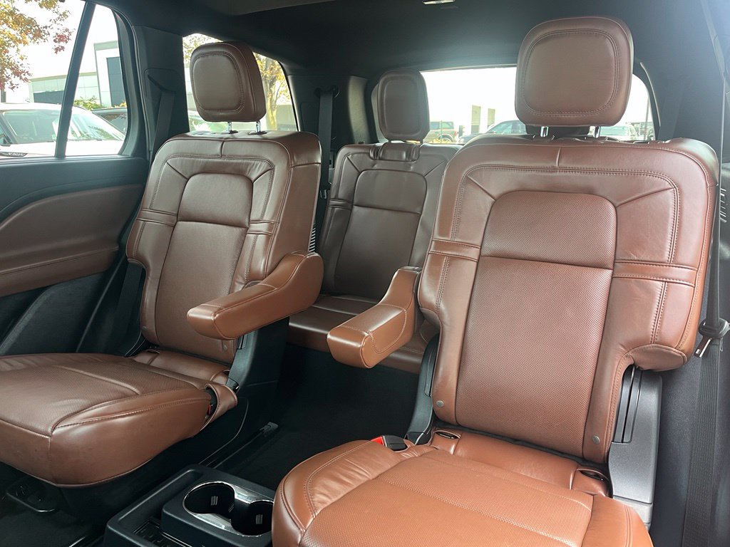 Used 2025 Lincoln Aviator Reserve w/ Equipment Group 201A AWD/4WD image 13