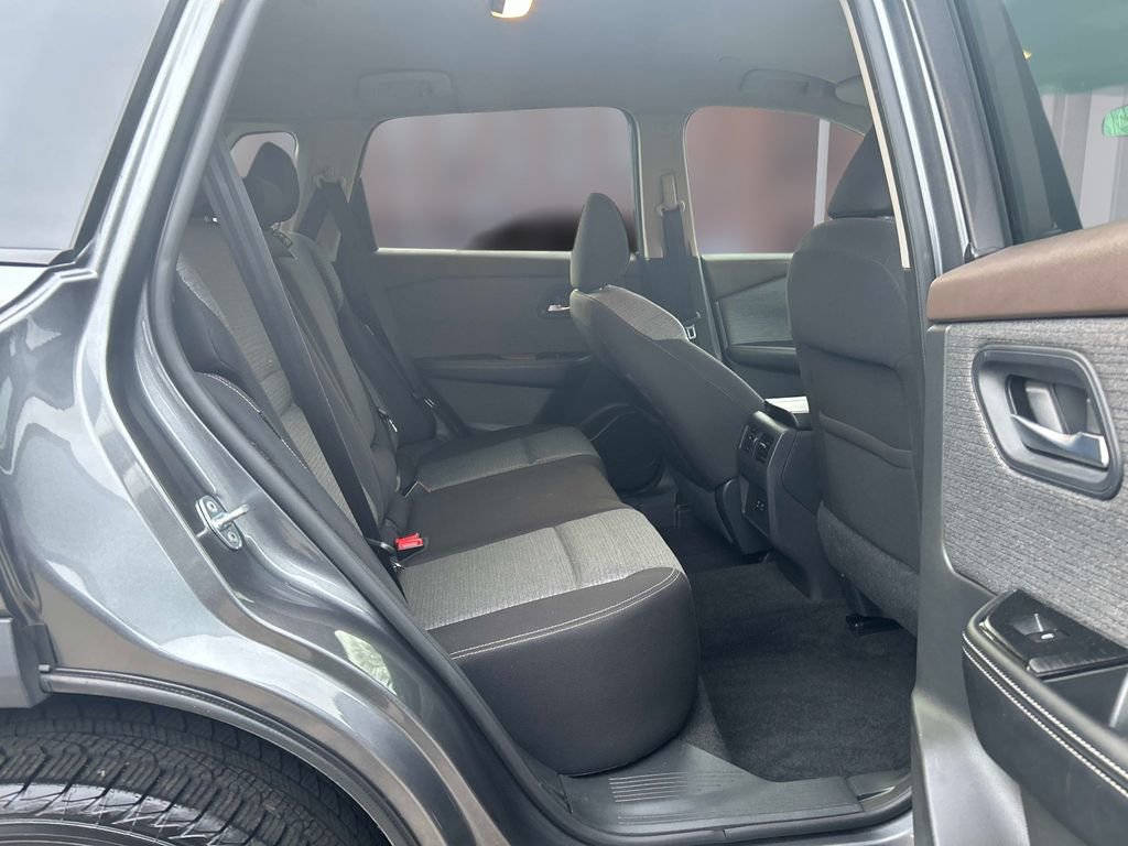 Used 2022 Nissan Rogue SV image 14