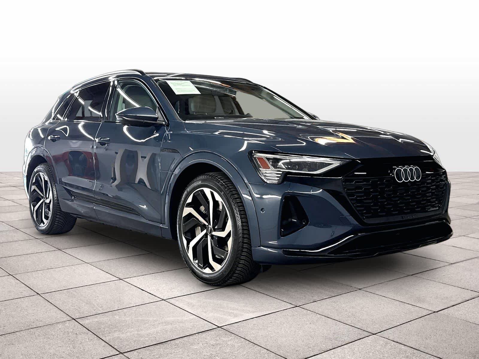 Used 2024 Audi Q8 e-tron Premium Plus AWD/4WD image 2