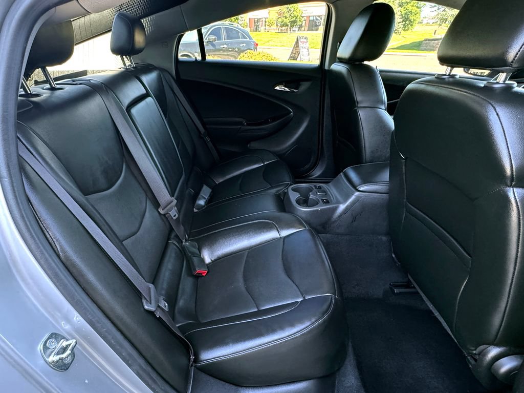 Used 2017 Chevrolet Volt Premier w/ Driver Confidence Package FWD image 32