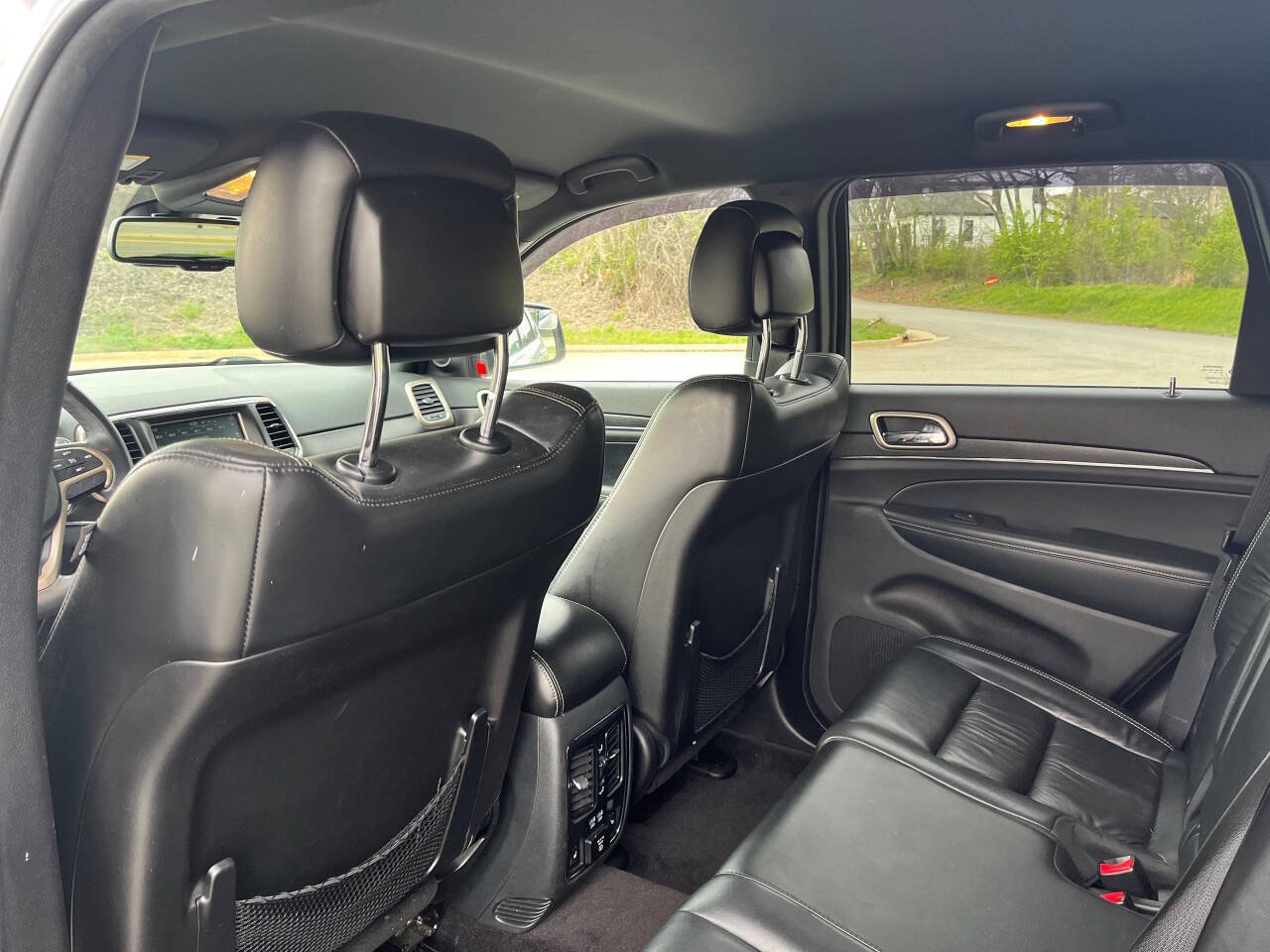 Used 2015 Jeep Grand Cherokee Limited RWD image 11