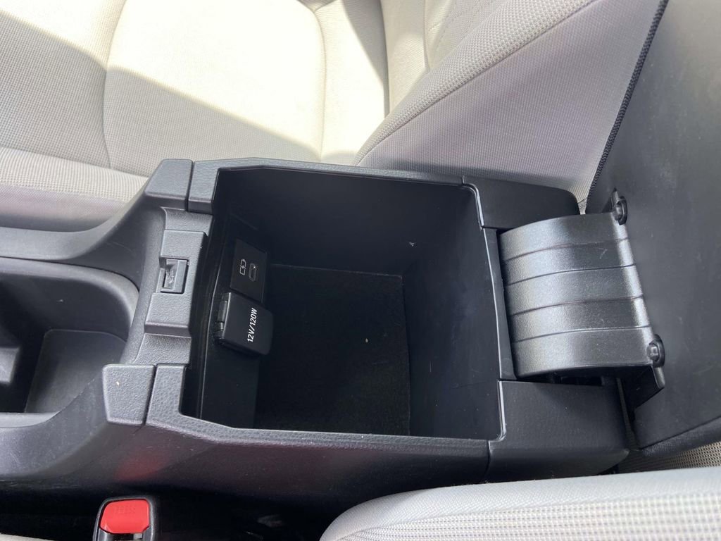 Used 2025 Toyota Corolla Cross L FWD image 27