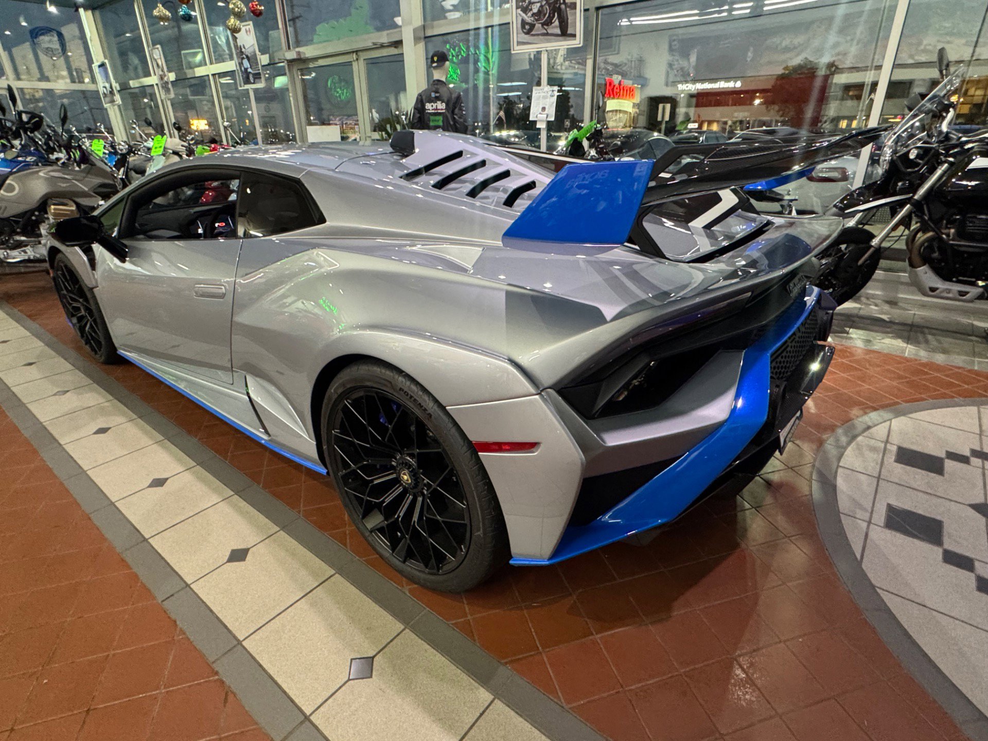 Used 2023 Lamborghini Huracan STO image 4