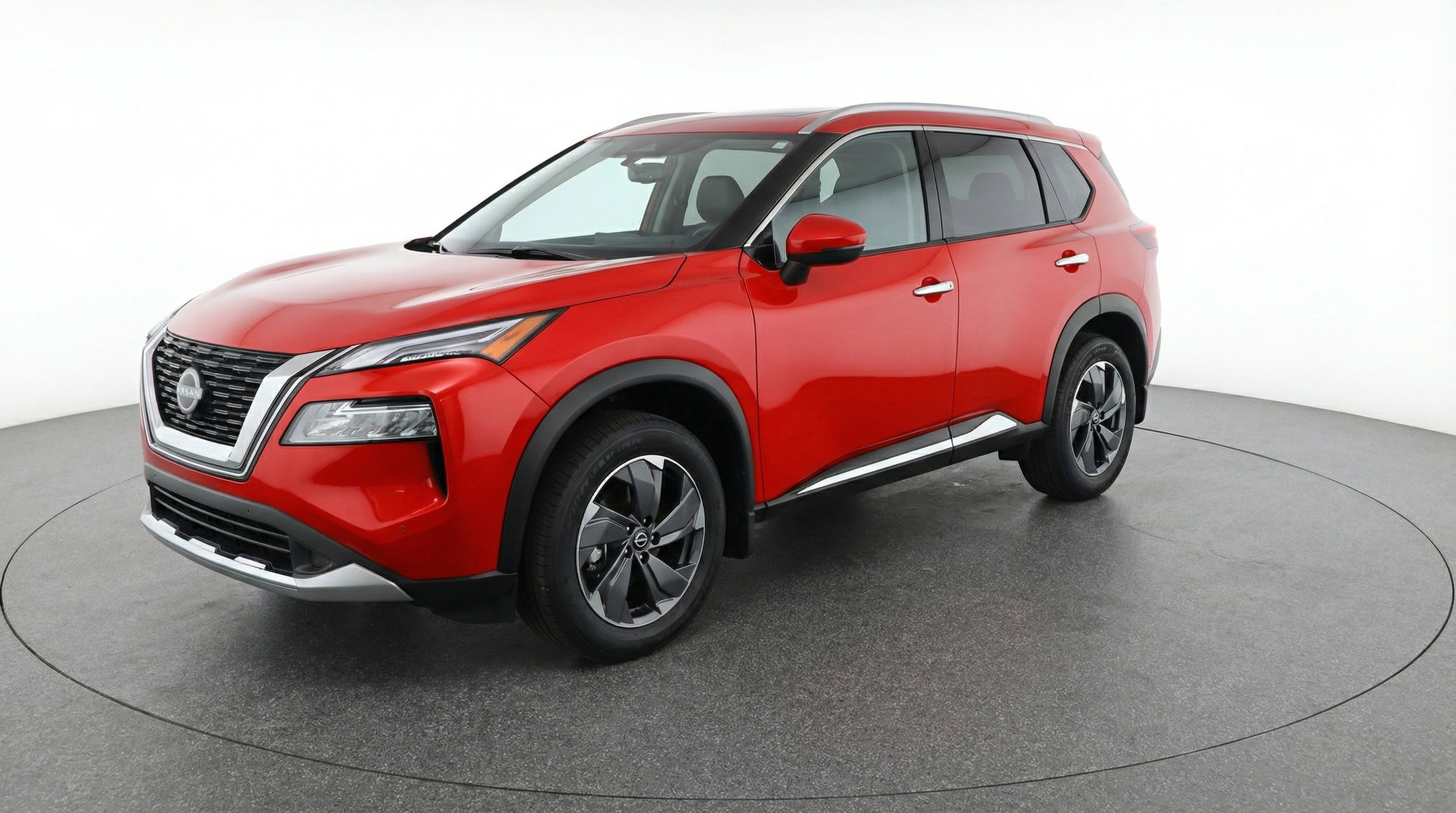 Used 2025 Nissan Rogue SV AWD/4WD image 3