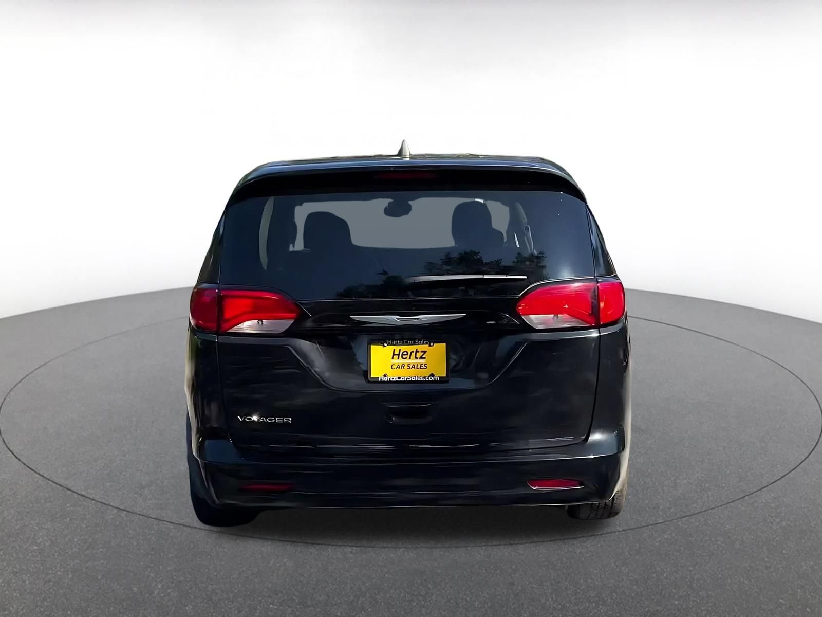 Used 2024 Chrysler Voyager LX FWD image 12