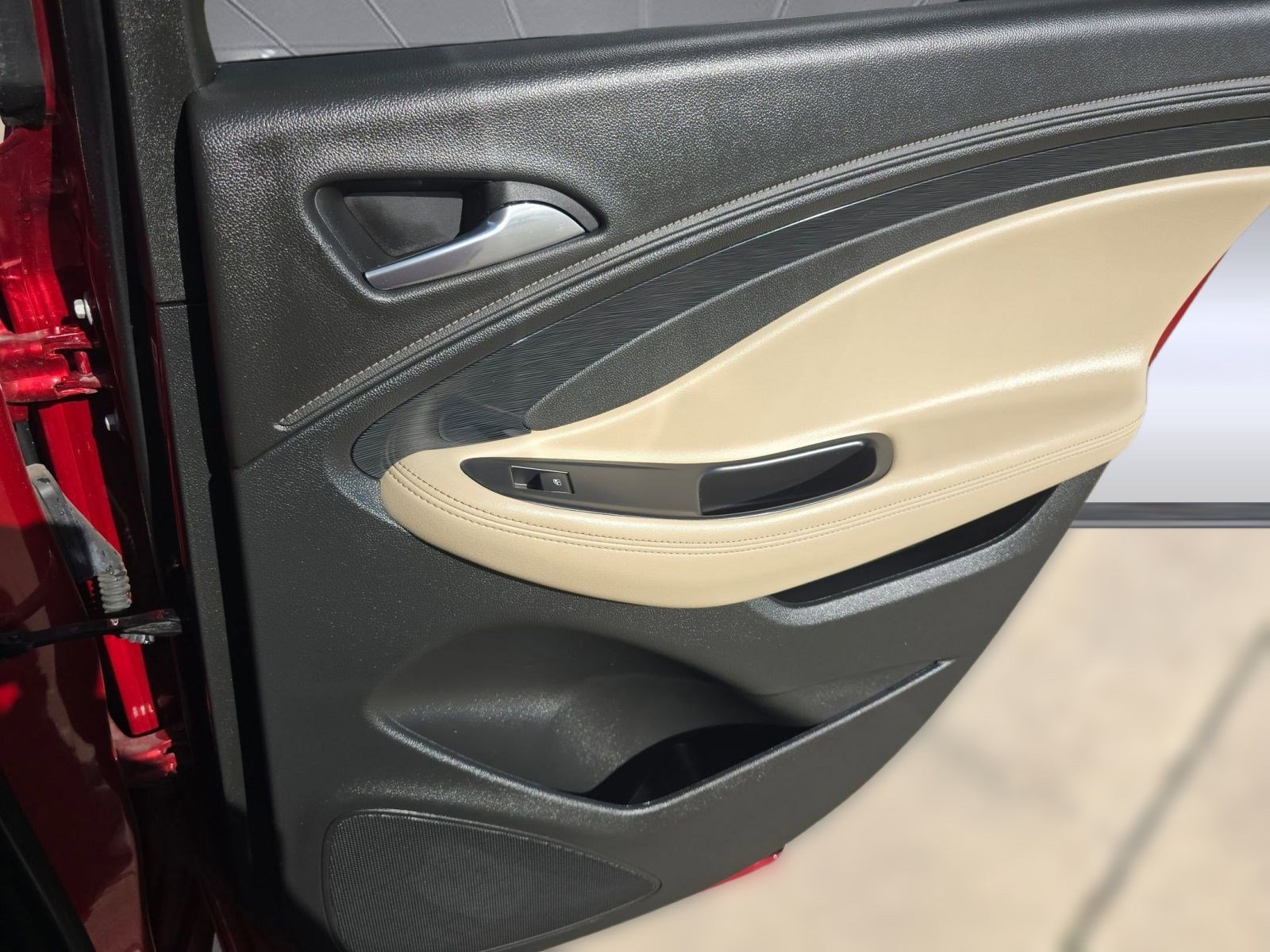 Used 2017 Buick Envision Essence image 29