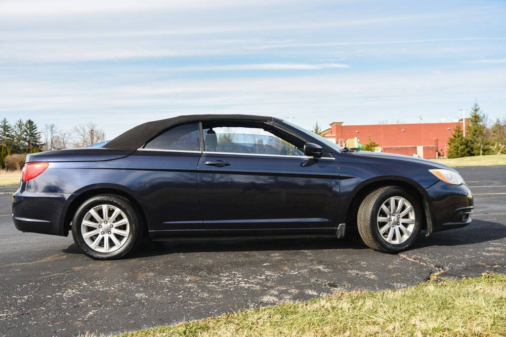 Used 2012 Chrysler 200 Touring FWD image 9