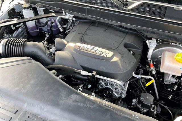 Used 2025 RAM 2500 Tradesman w/ Chrome Appearance Group image 31