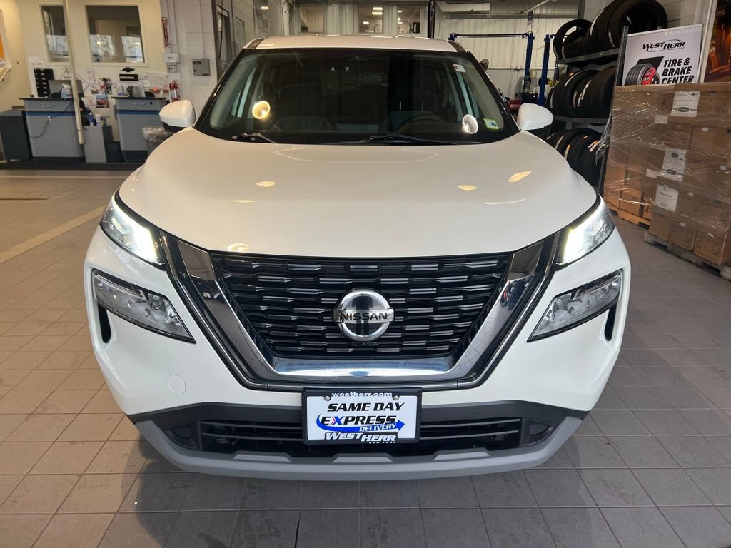 Used 2021 Nissan Rogue SV AWD/4WD image 2