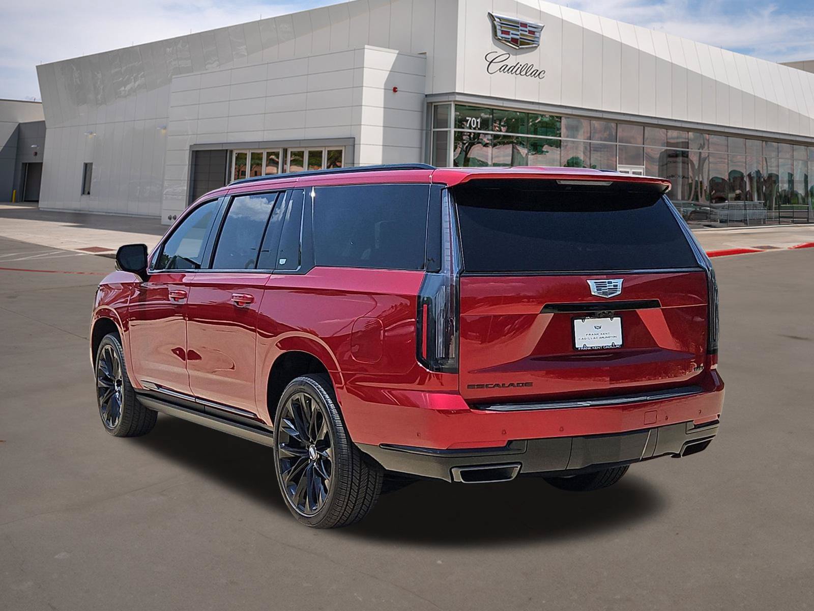 New 2026 Cadillac Escalade ESV Platinum Sport w/ LPO, ONYX Package AWD/4WD image 4