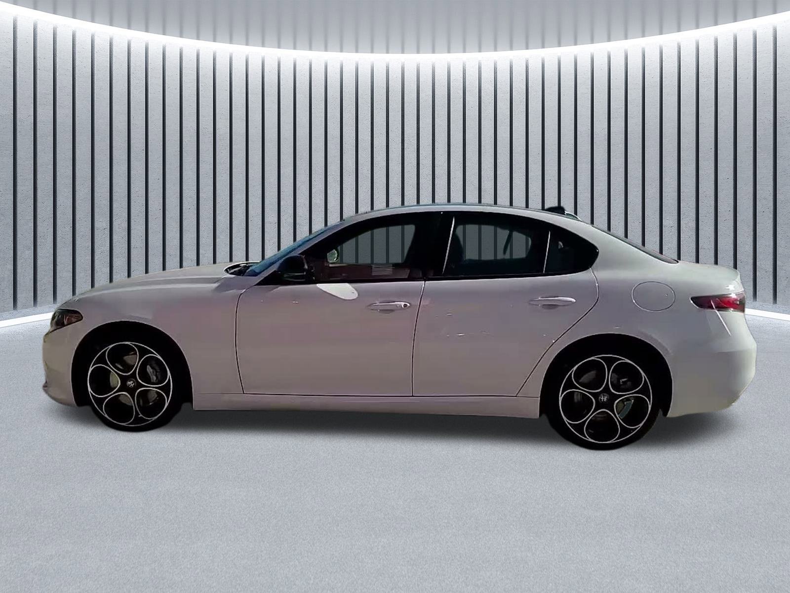 New 2025 Alfa Romeo Giulia AWD image 18