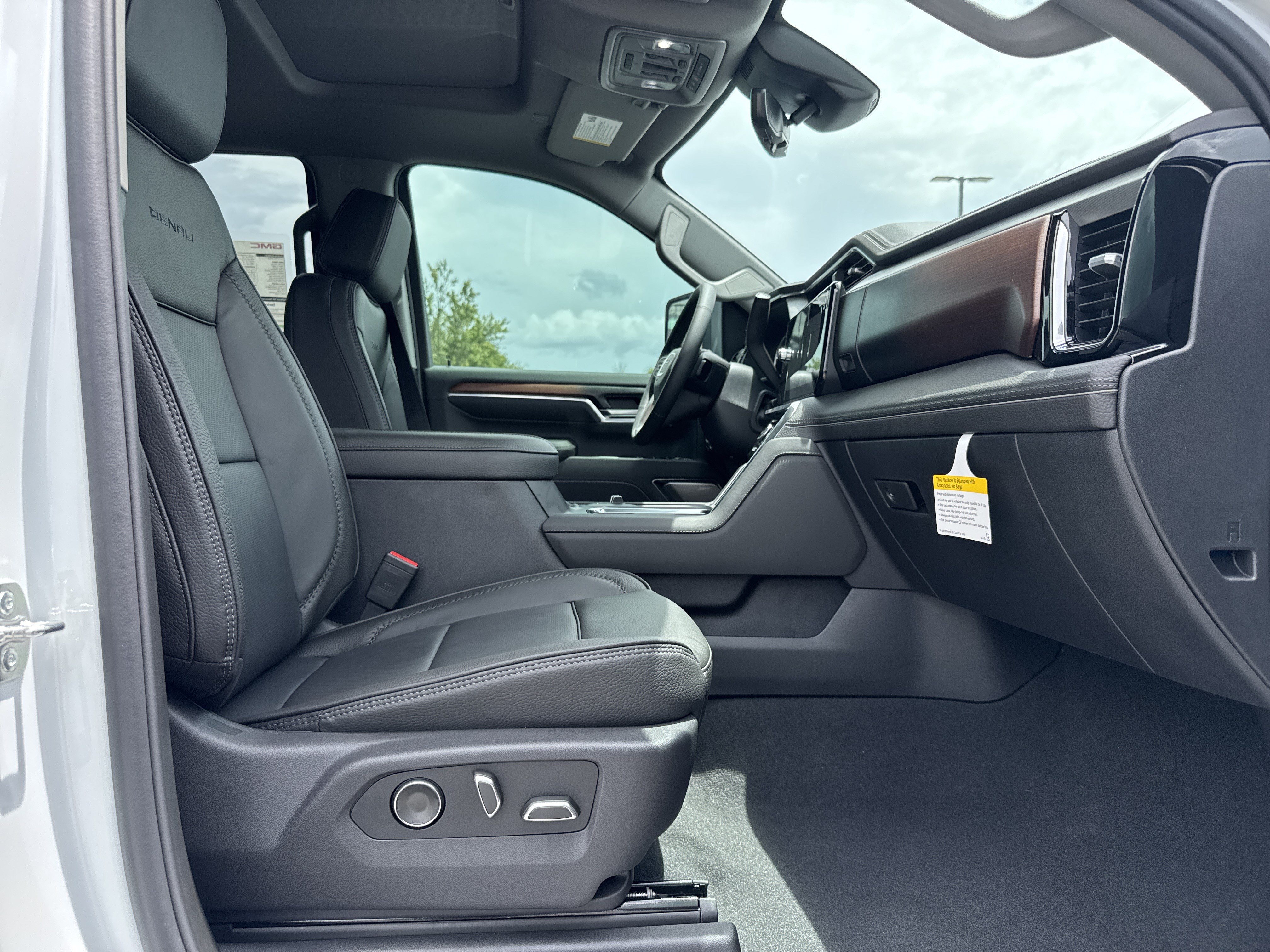New 2026 GMC Sierra 2500 Denali w/ Denali Reserve Package AWD/4WD image 31