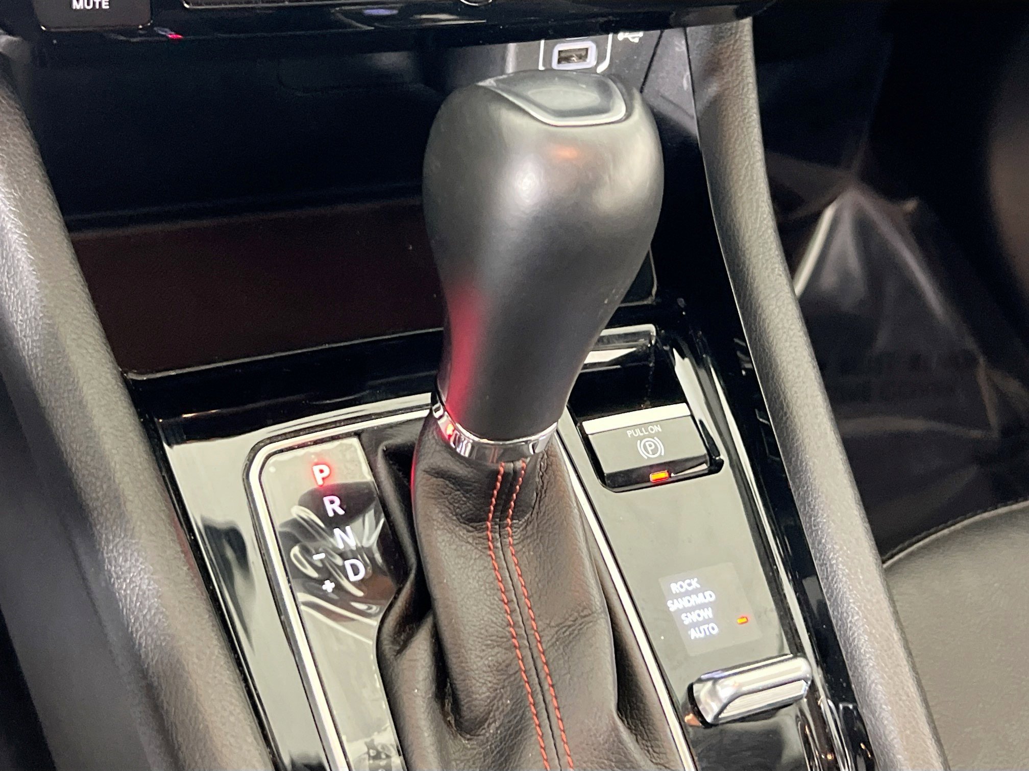 Used 2022 Jeep Compass Trailhawk w/ Trailhawk Convenience Group image 16