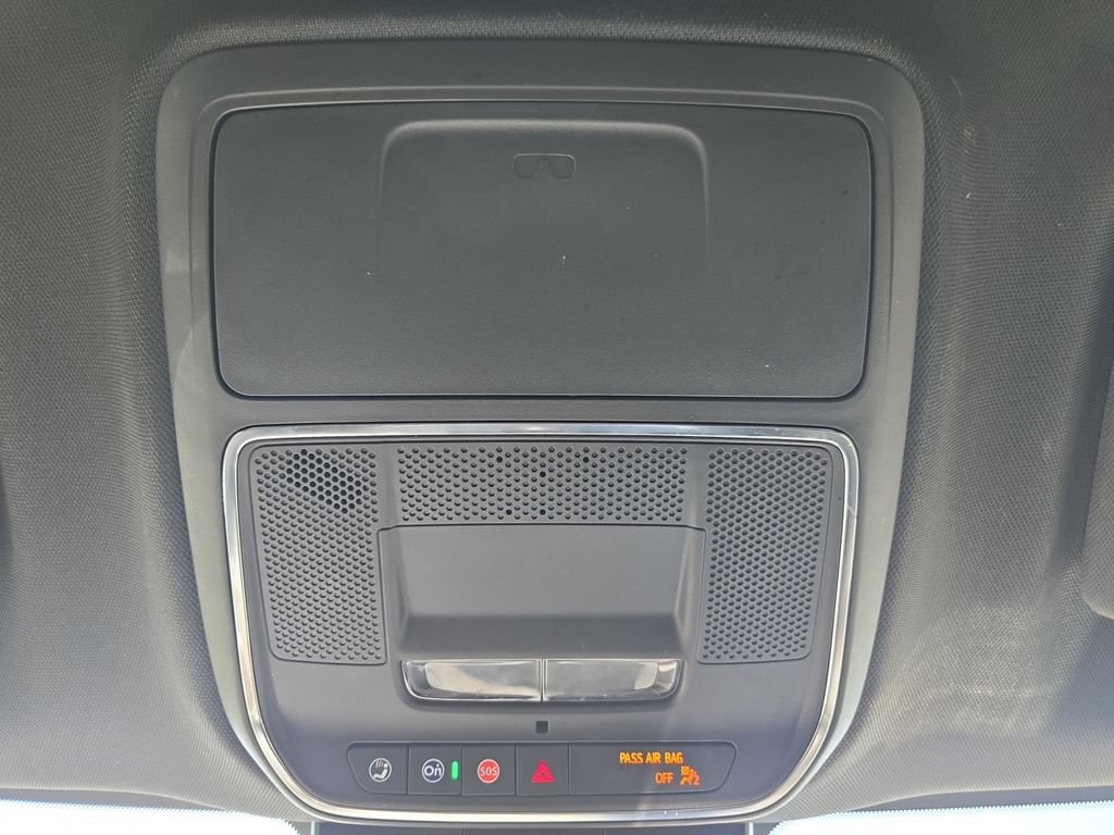 Used 2025 GMC Acadia Denali FWD image 27