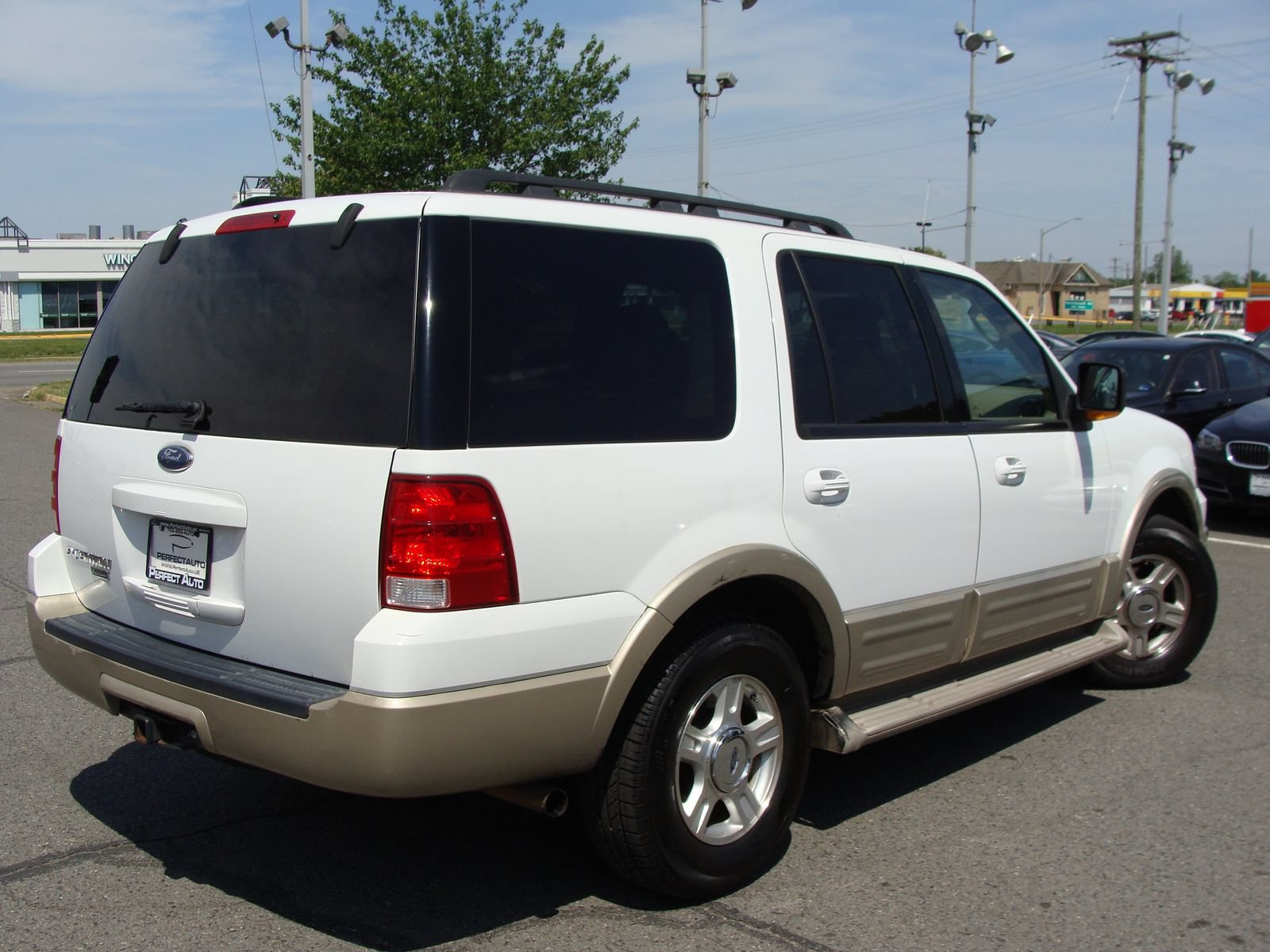Used 2006 Ford Expedition Eddie Bauer AWD/4WD image 2