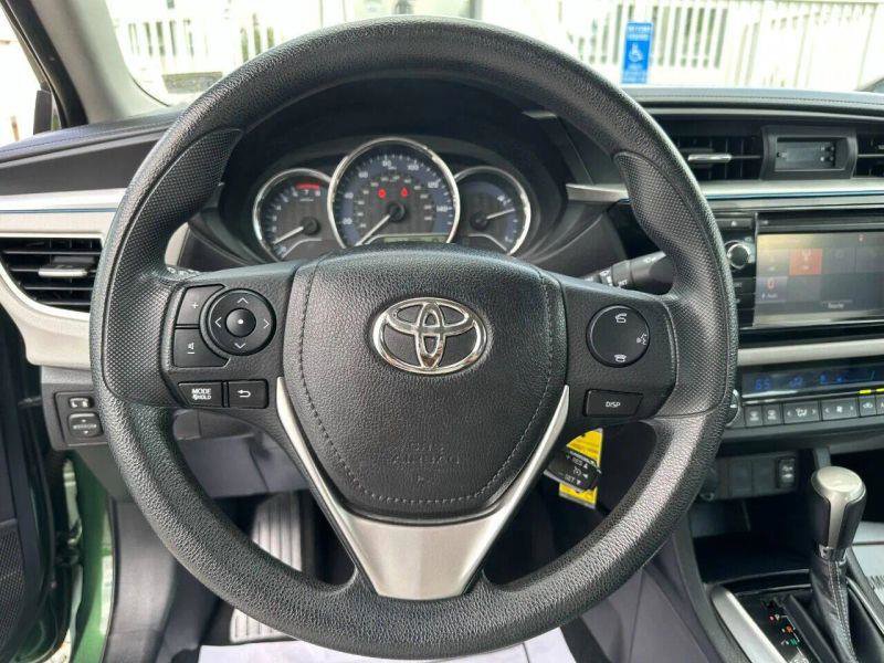 Used 2015 Toyota Corolla LE FWD image 12