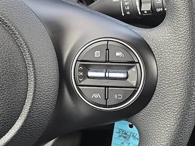 Used 2025 Kia Soul LX w/ LX Technology Package FWD image 32