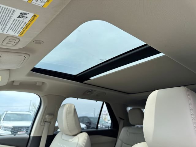 Used 2023 Ford Explorer Platinum w/ Premium Technology Package image 21