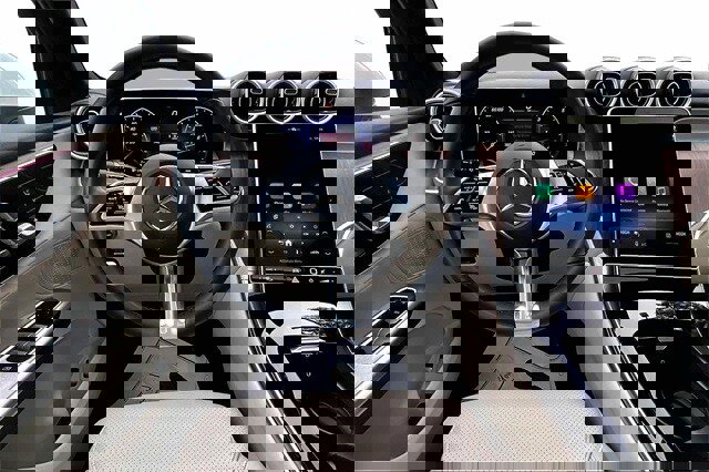 Used 2025 Mercedes-Benz GLC 300 300 image 11