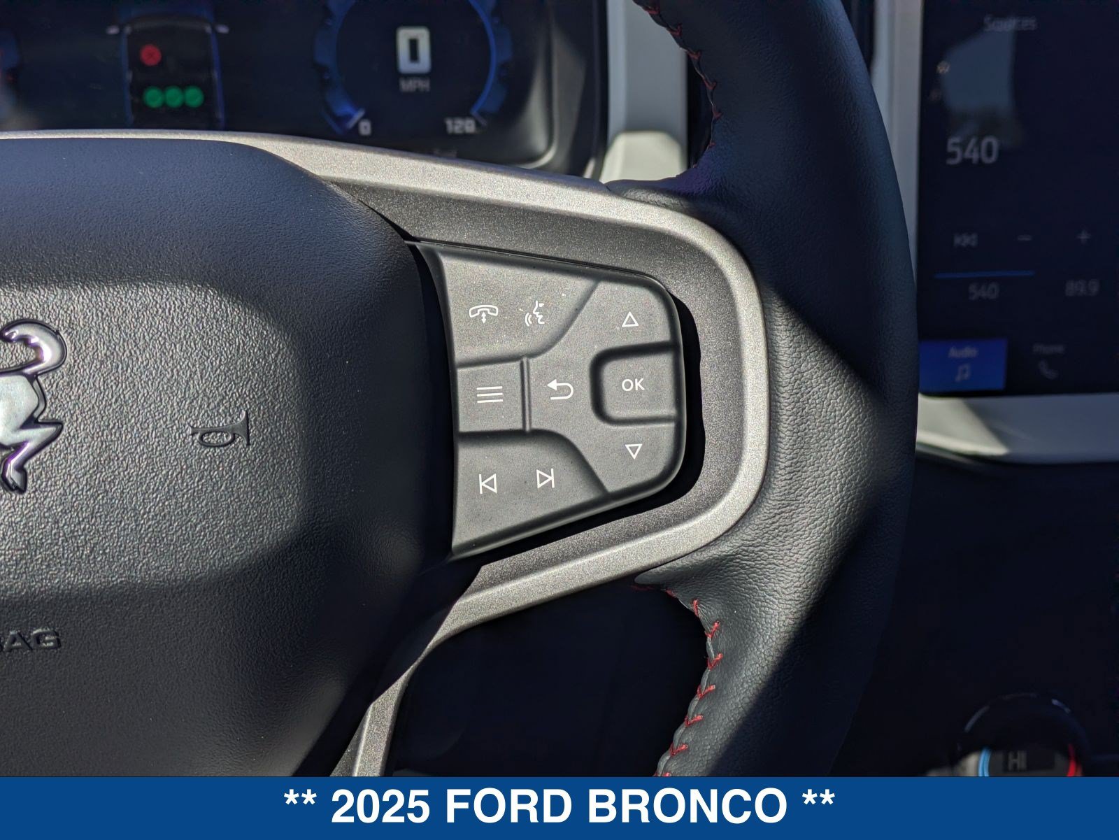 Used 2025 Ford Bronco Heritage Edition AWD/4WD image 42