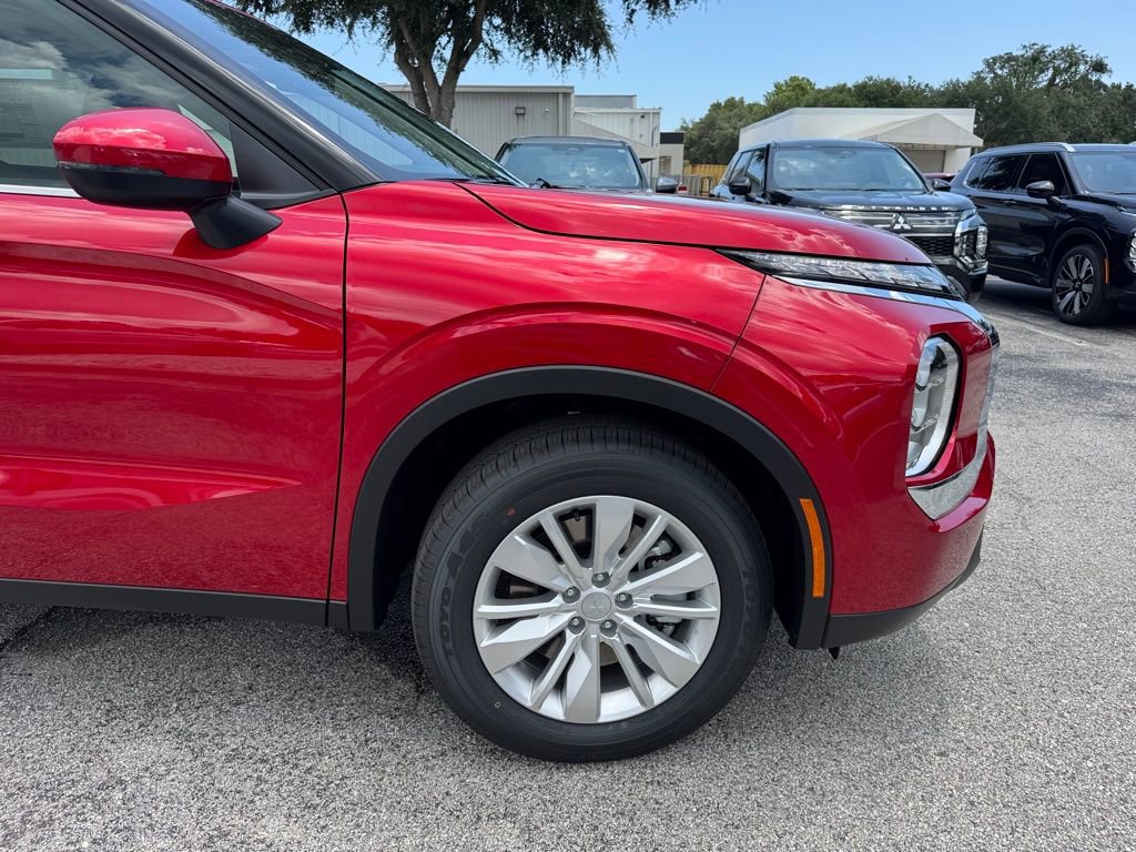 New 2025 Mitsubishi Outlander ES image 12