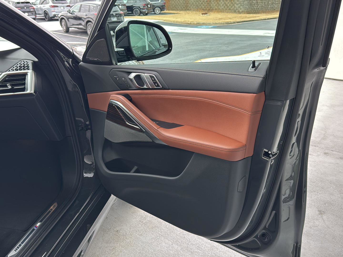 New 2026 BMW X6 xDrive40i w/ Executive Package image 11