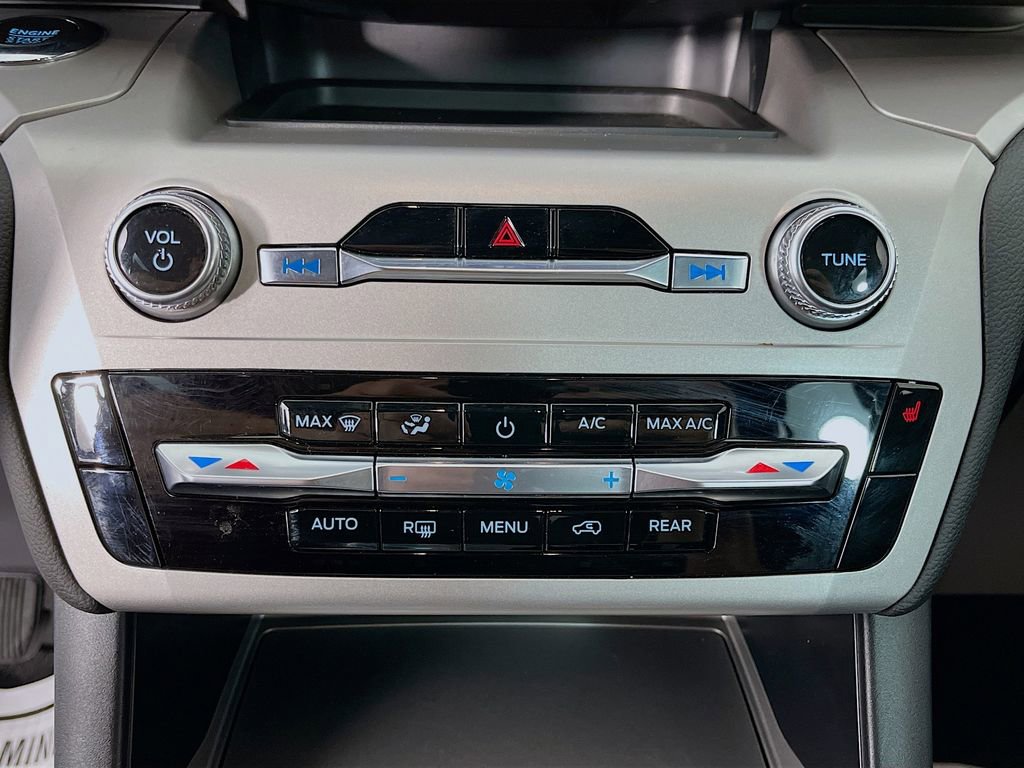 Used 2022 Ford Explorer XLT image 22