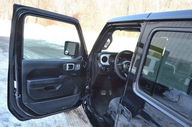 Used 2024 Jeep Wrangler Sport S image 15