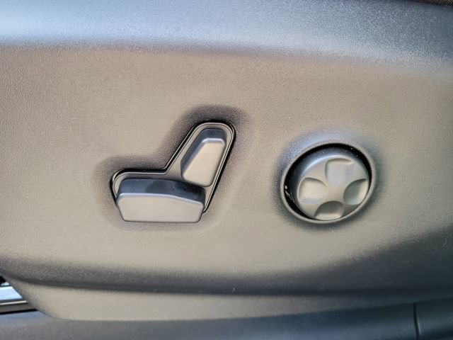New 2026 Chrysler Voyager LX FWD image 15
