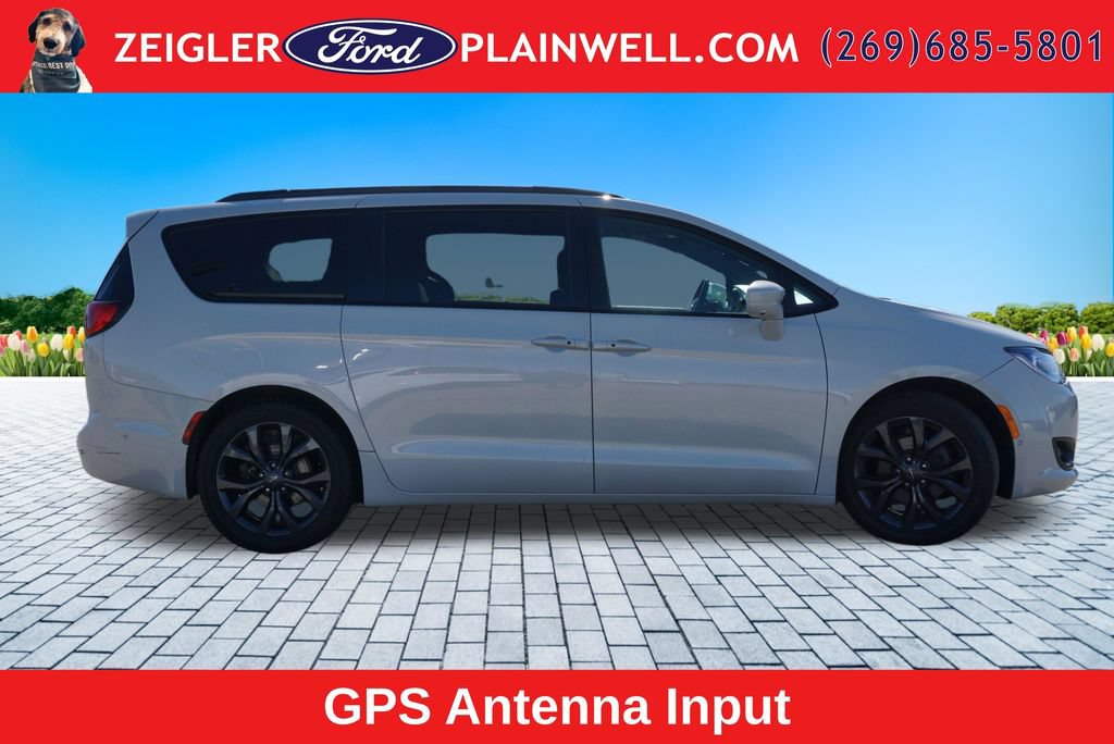 Used 2020 Chrysler Pacifica Touring w/ Advanced Safetytec Group FWD image 6