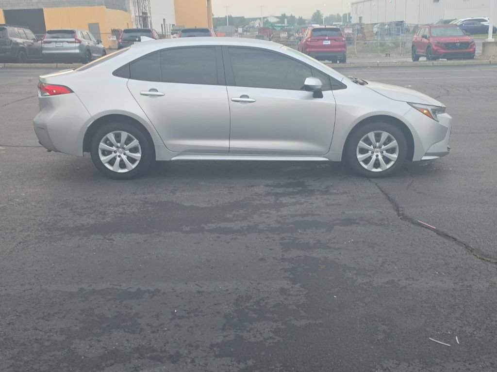Used 2025 Toyota Corolla LE FWD image 9