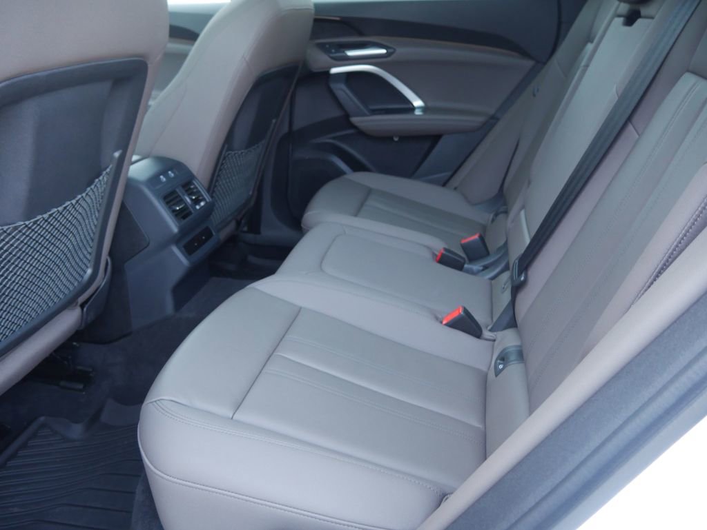 Used 2025 Audi Q5 Premium w/ Convenience Package image 22